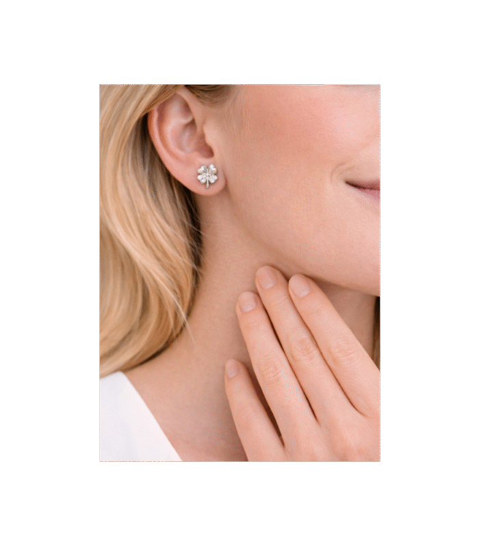 Zirkon Taşlı ve Gümüş Kalpli Yonca Küpe